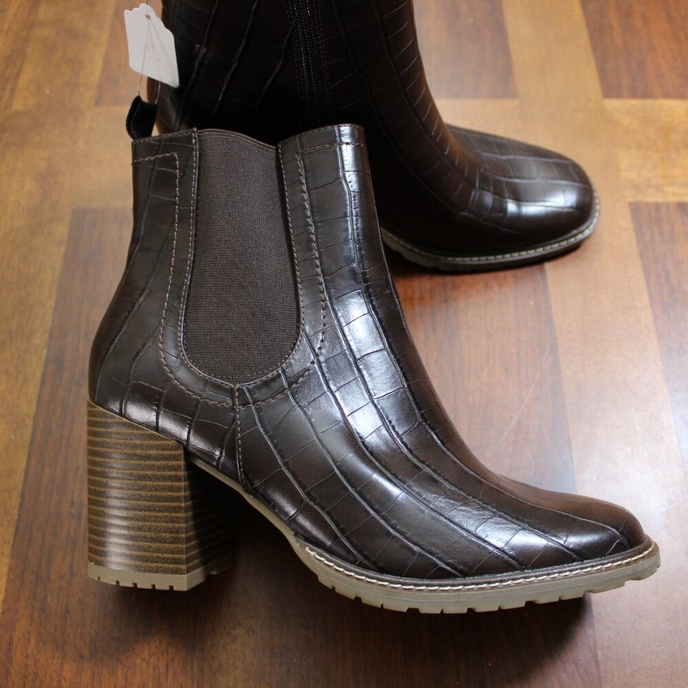 White Mountain Brown Livelong Heeled Croc Boots Size 9M NWOB